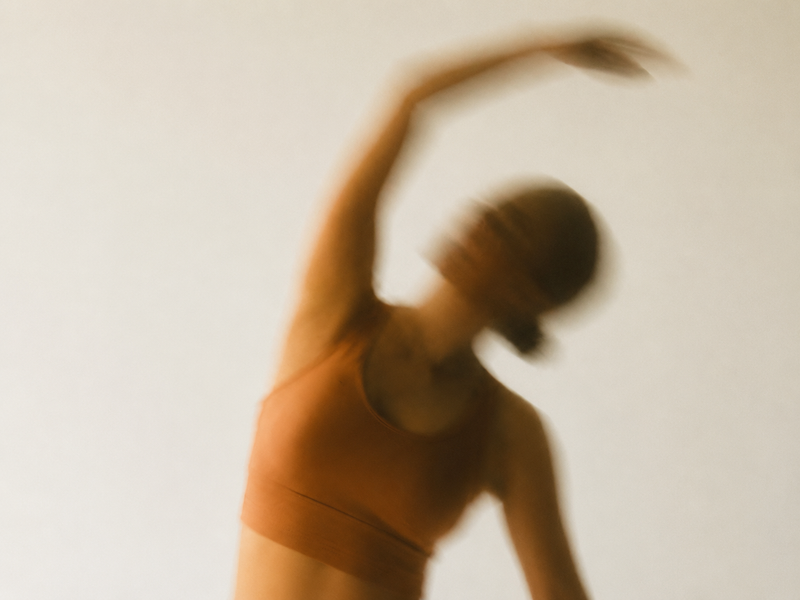 Yoga y ciencia: cómo una práctica ancestral influye en el estrés, el sueño, el dolor y la salud integral